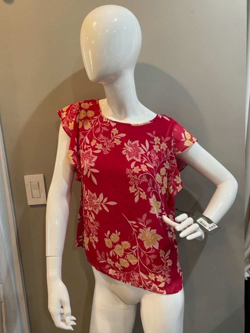Vince Camuto Raspberry Floral Flutter Sleeve lined chiffon Blouse XS